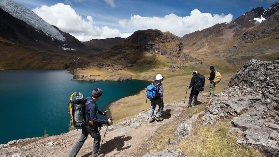 Wisata ke 7 danau Ausangate dari Cusco.