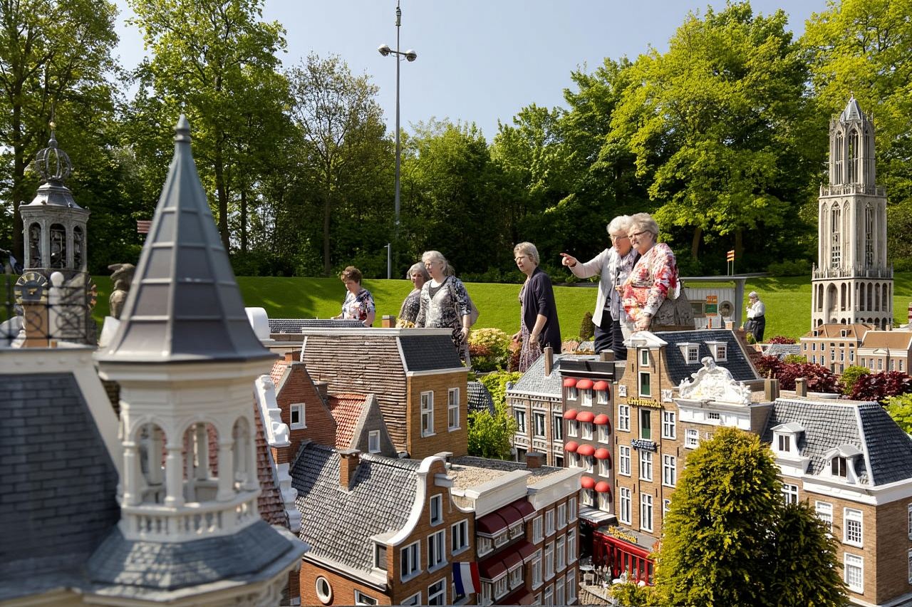 荷蘭阿姆斯特丹+馬德羅丹小人國公園一日遊/行程可調-中文專車