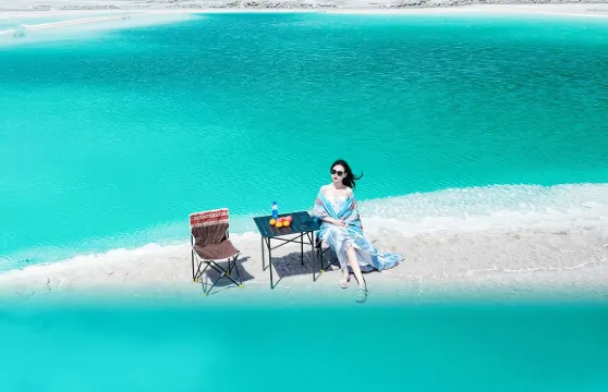 青海湖、茶卡鹽湖、翡翠湖、鳴沙山月牙泉、莫高窟、七彩丹霞、黑獨山、青甘大環線8日7晚