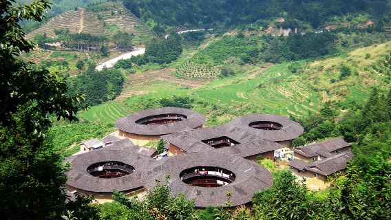 tour 1 ngày khám phá trọn gói 2 điểm tham quan Vân Thủy Dao + Thổ Lâu Điền Loa Khanh tại Nam Tĩnh + hướng dẫn viên đa ngôn ngữ + đưa đón miễn phí