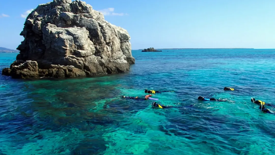 沖繩浮潛 | 沖繩青之洞窟浮潛・體驗潛水 