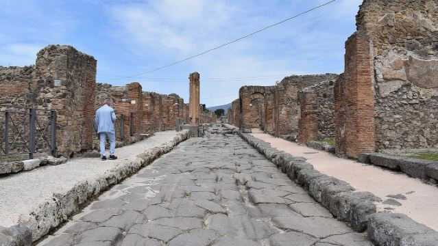 Pompeii Skip-the-line Tour with Archaeologist Guide