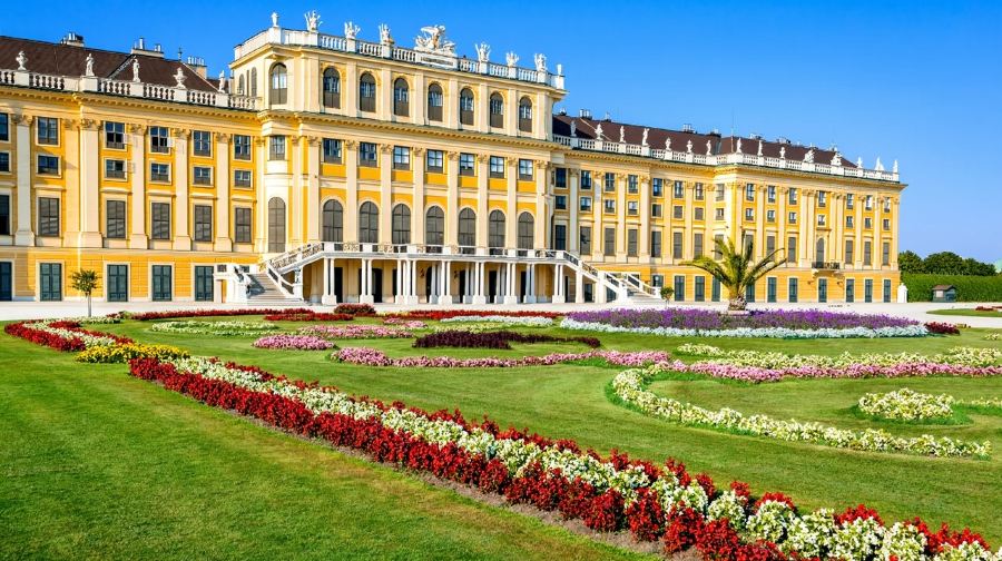 奧地利哈爾施塔特湖+聖沃夫岡+明信片觀景台+天主教維也納出發