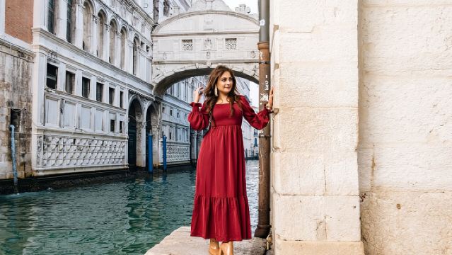 Venice: Photoshoot at Piazza San Marco and the Canals