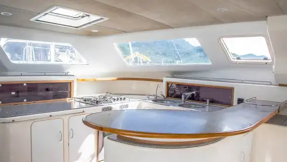 泰國普吉島海島旅遊團建家庭定制派對遊艇雙體帆船水上玩樂私人包船半日遊——珊瑚島