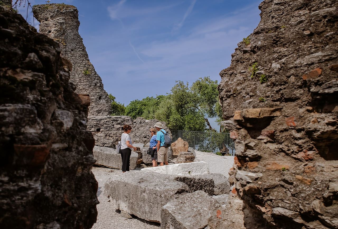 Sirmione: Grotte di Catullo Archeological Tour