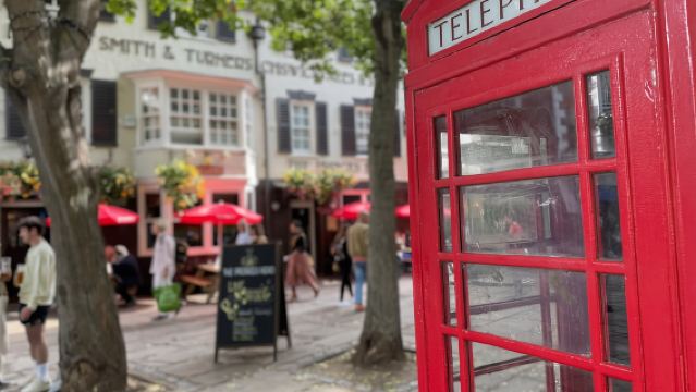 Richmond: Ted Lasso Guided Walking Tour