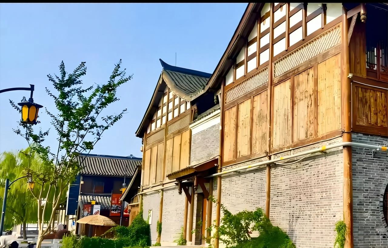 Tour di un giorno a Changde, Hunan: Lago Liuye, Via He Grande e Piccola, Laoximen e Parco del Muro delle Poesie con servizio in inglese disponibile