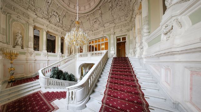 冬宮+聖以撒大教堂+斯莫爾尼宮+尤蘇波夫宮一日遊