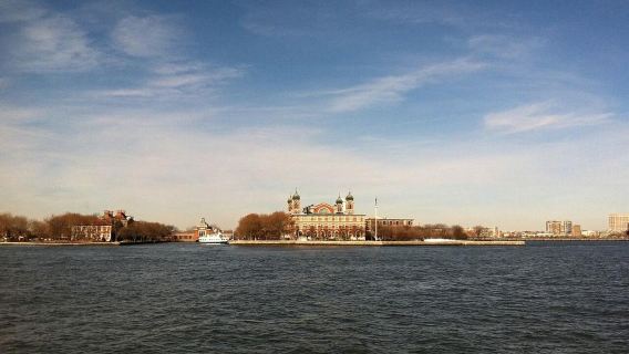 9/11 Memorial, Statue of Liberty and Ellis Island – Early Access with Statue