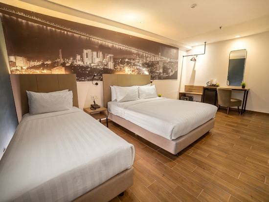 Travelodge Georgetown - Tap to explore photos