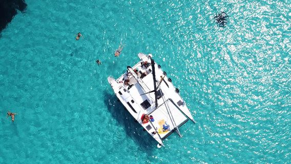 Catamaran excursions in the Asinara island National park