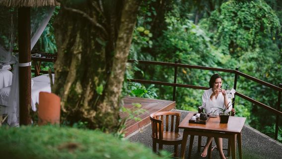 アリラ ウブドでの熱帯雨林スパ体験