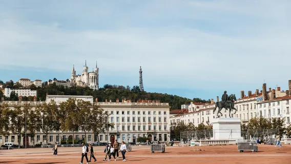 Da Lione: tour dei vini del Beaujolais con degustazioni
