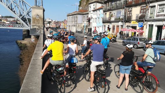 Porto: tour guidato di 3 ore in bicicletta elettrica dei punti salienti della città
