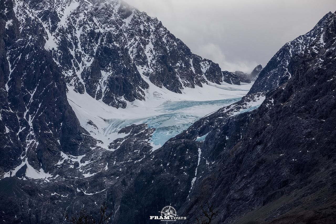 Tromsø: Authentic Lyngen Alps expedition with scenic lunch