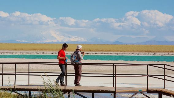 ทะเลสาบเซฆาร์, โอโจส เดล ซาลาร์ และเตเบนกินช์