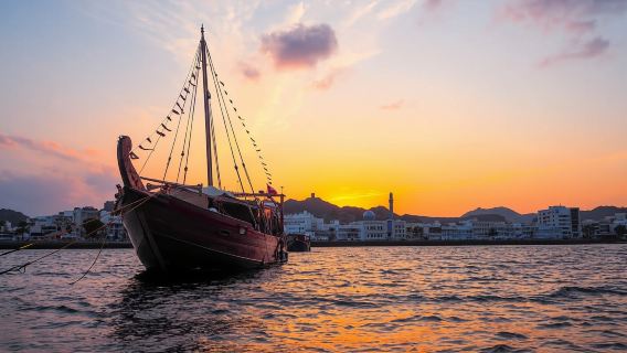 Muscat: crociera al tramonto in un tradizionale dhow omanita