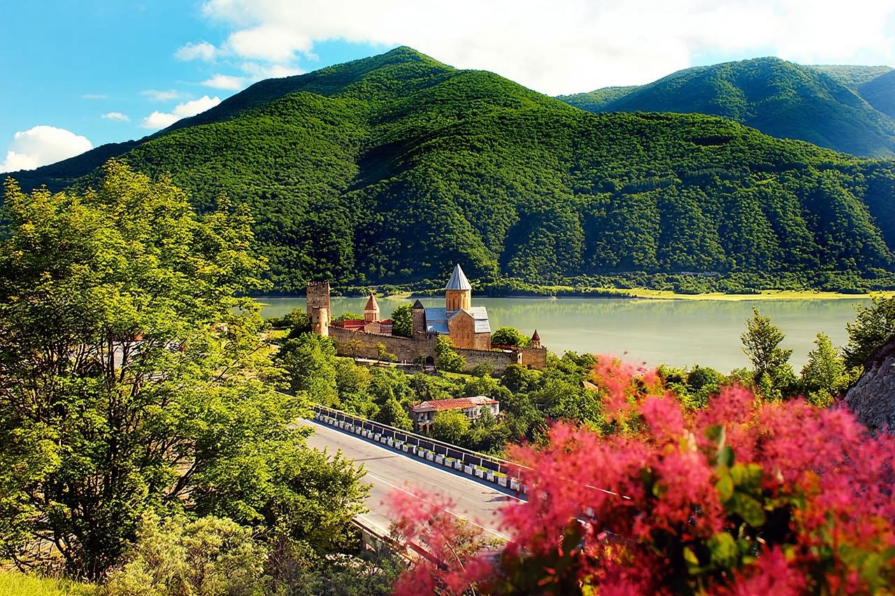 Tbilisi Private Tour to Kazbegi and Gudauri