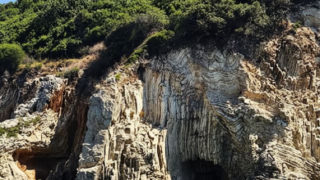 Group Tour 7 stops Saranda to Krorez Free Drink and Umbrella