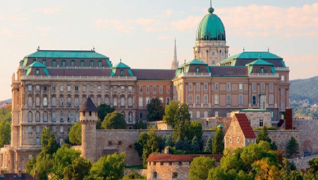 Discover Budapest - Private Walking Tour