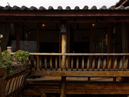 Others 5, Si Mu Ju Inn, Lijiang
