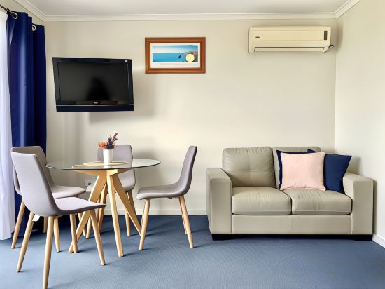 Apollo Bay Waterfront Motor Inn - Tap to explore photos