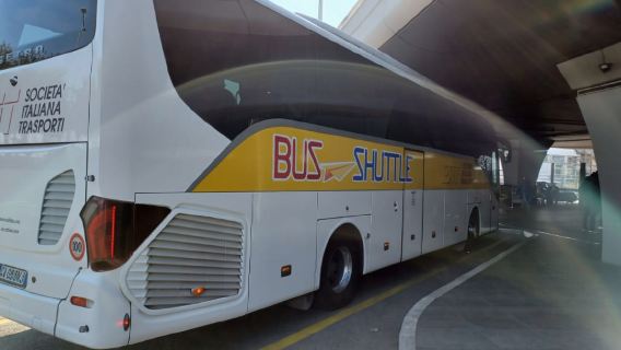 Billet de bus aller-retour entre l'aéroport de Rome Fiumicino (FCO) et le centre-ville de Rome
