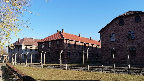 Lawatan Sehari ke Auschwitz-Birkenau dari Warsaw dengan Kereta
