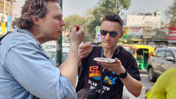 Tour del cibo di strada della Vecchia Delhi: esplora le spezie a Chandni Chowk