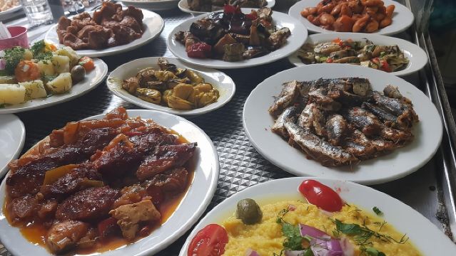 Miglior Tour Gastronomico di Atene, assaggia oltre 18 cibi greci iconici!