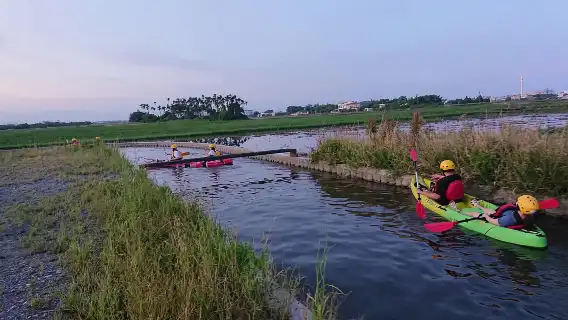1-hour kayaking at Dongshan River Water Park [Yilan | Golden River Rice Paddies Canoeing Experience]