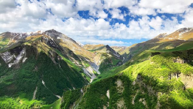 Tbilisi: Ananuri, Kazbegi & Truso Valley — 4x4 Tour