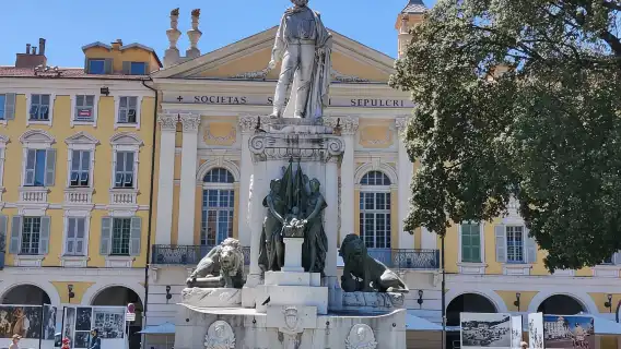 Nice: Sightseeing Walking Tour with certified tour guide