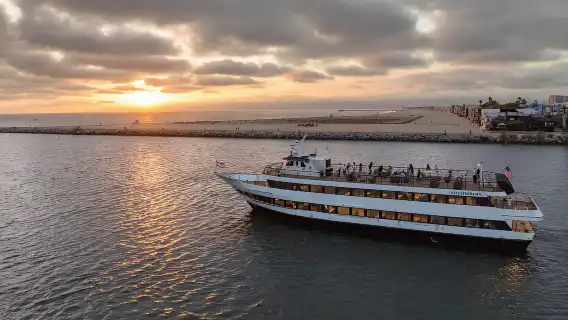 Marina Del Rey: Thanksgiving Buffet Brunch or Dinner Cruise