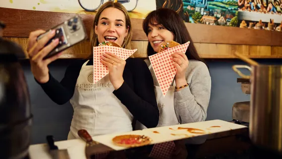 Amsterdam: laboratorio di preparazione di waffle tradizionali olandesi allo sciroppo