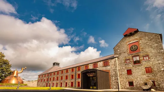 Cork: Chuyến tham quan hậu trường và nếm thử rượu tại Nhà máy chưng cất rượu Midleton