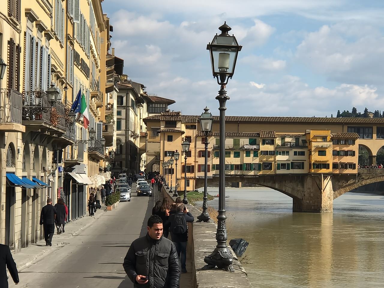 Florence: Renaissance City Walking Tour & wine windows
