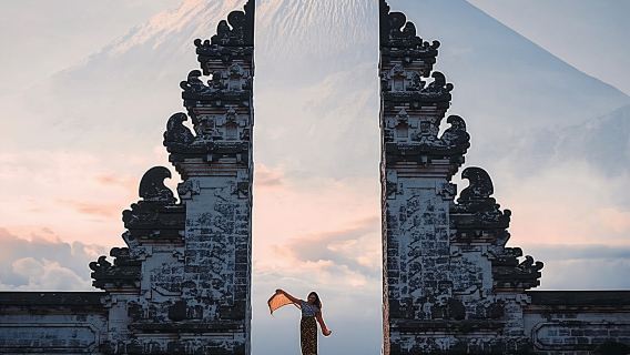 Lawatan Instagram Bali: Kuil Gate of Heaven Lempuyang, Tirta Gangga, dan Bali Swing dalam Satu Hari