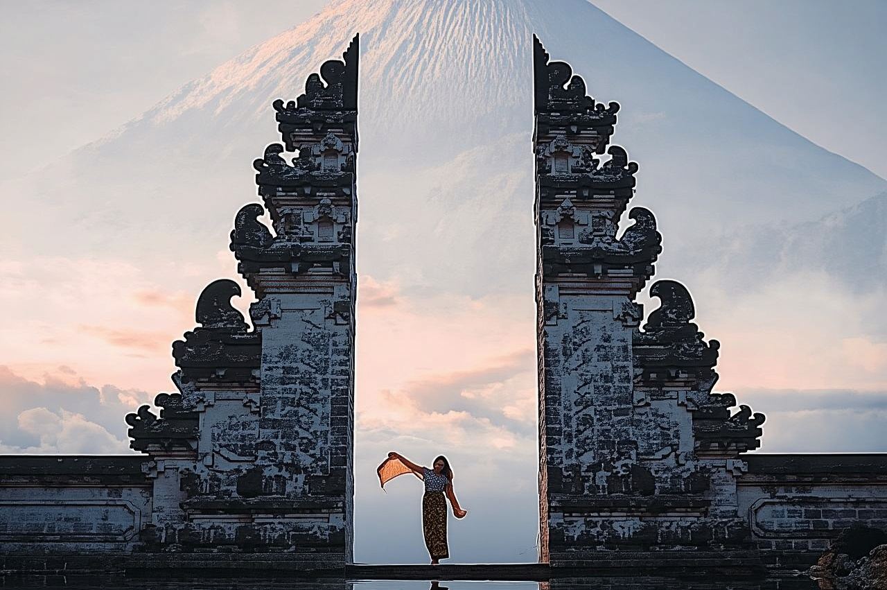 Bali Instagram Tour: Gate of Heaven Lempuyang Temple,Tirta Gangga,  and Bali Swing in One Day