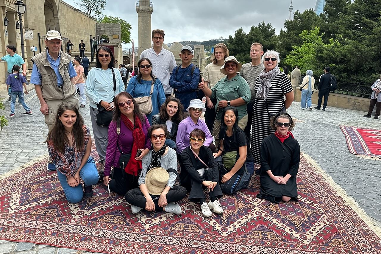 바쿠의 옛 모습과 현대적 매력 (주간 및 야간 투어)