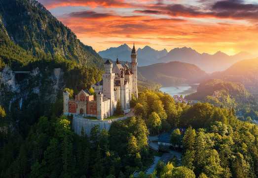 Neuschwanstein Castle & Linderhof Day Tour from Munich