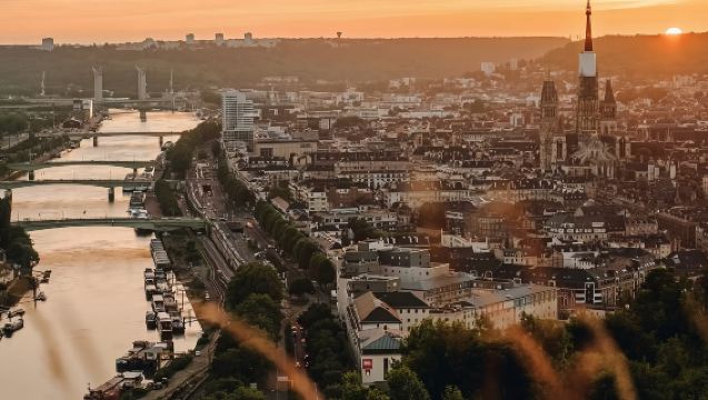 Sewaan peribadi klasik Paris pergi-balik ke "Bandar Serba Boleh" – Rouen
