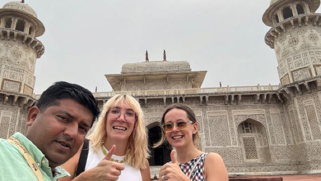Taj mahal Visits - Skip the line entry with Licensed Tour Guide
