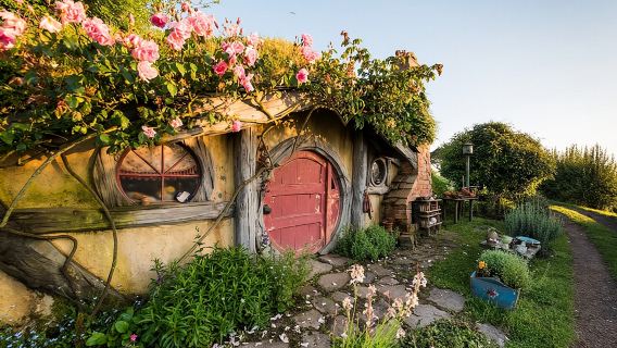 Hobbiton Movie Set Small Group Tour from Auckland