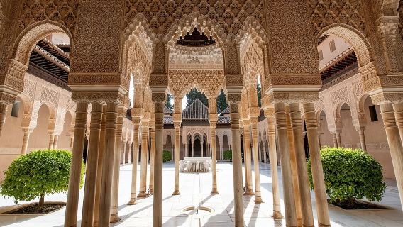 Lawatan Berpandu Alhambra & Lawatan Albaicin dari Seville