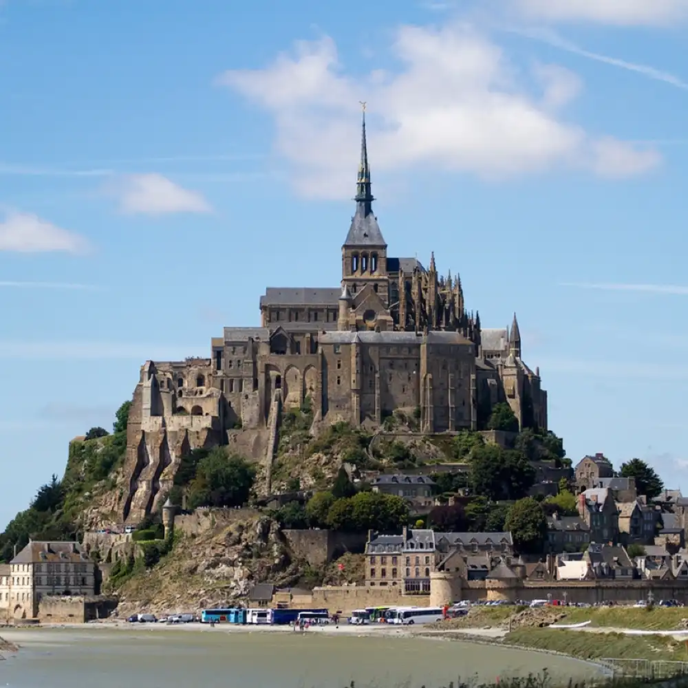 フランス・パリ発 モン・サン・ミッシェル修道院ワンデーツアー【パリ