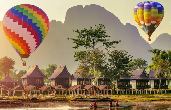 萬榮一日遊【熱氣球+滑索+皮划艇+坦江、水下溶洞+潟湖1】