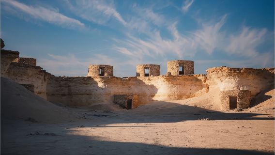 Chuyến đi đến Tây Qatar: Nấm và tác phẩm điêu khắc bị gió sa mạc bào mòn từ phía Đông, Tây và Nam - Bãi biển phía Tây