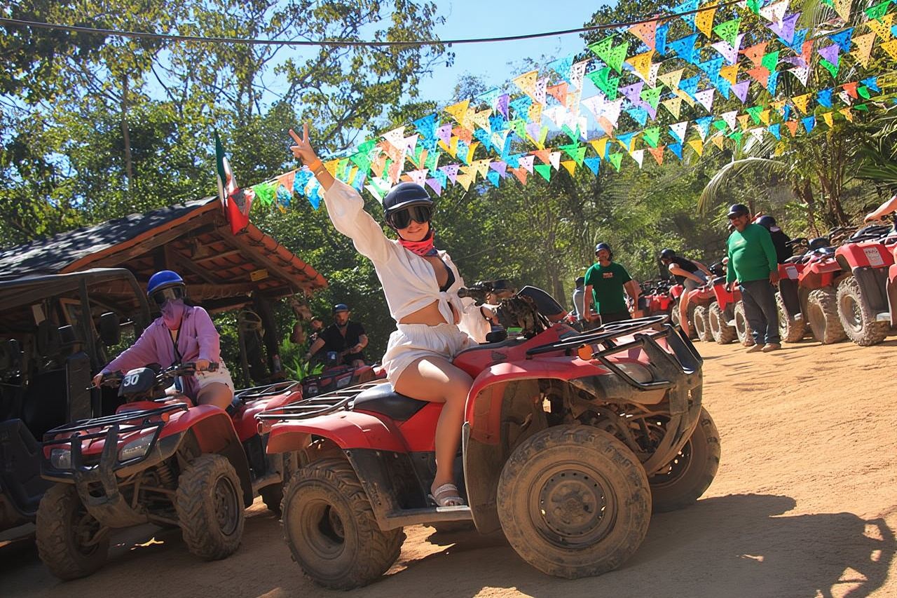 ทัวร์ผจญภัยบนภูเขาด้วยรถ ATV หรือ RZR ในเมืองเปอร์โตวัลลาร์ตา